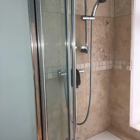 Lovely Double Near Conference Centre Homestay Harrogate